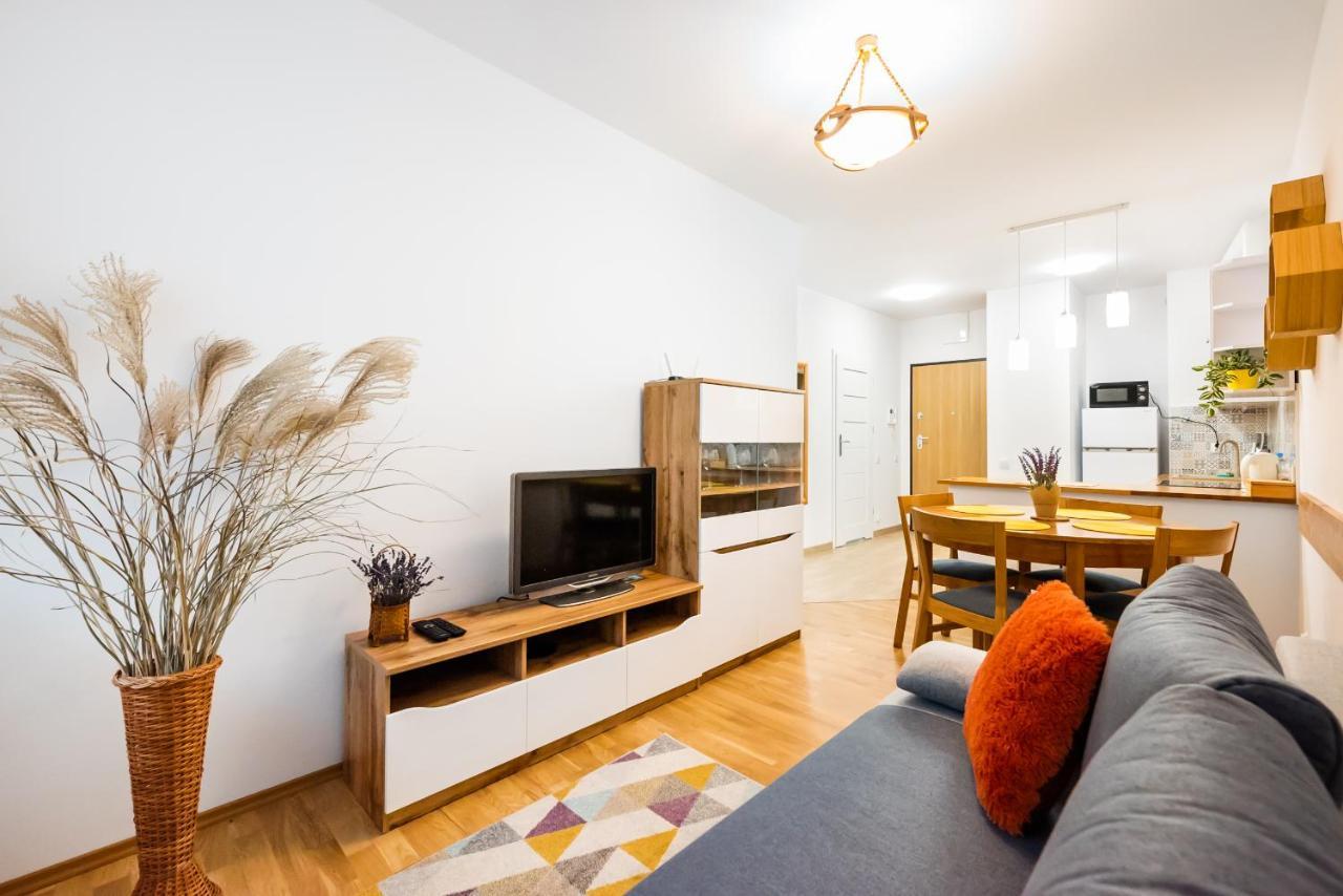 ורשה Metro Bemowo Colourful Apartment מראה חיצוני תמונה