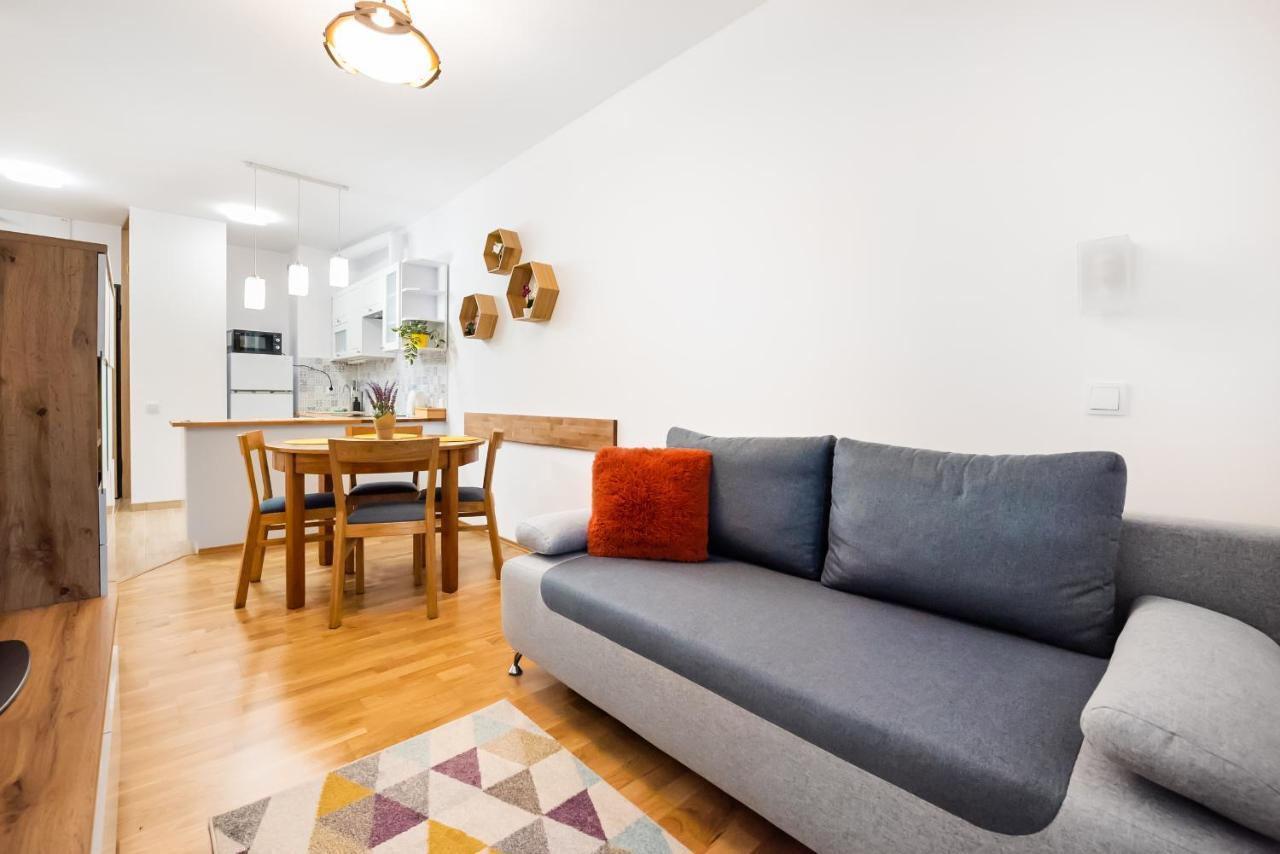 ורשה Metro Bemowo Colourful Apartment מראה חיצוני תמונה