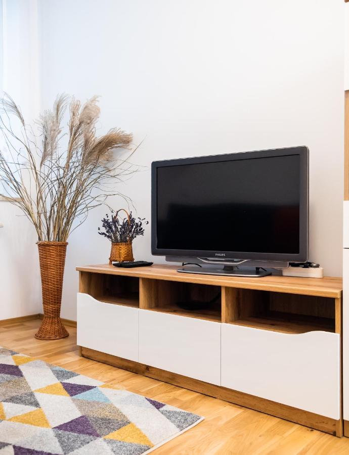 ורשה Metro Bemowo Colourful Apartment מראה חיצוני תמונה