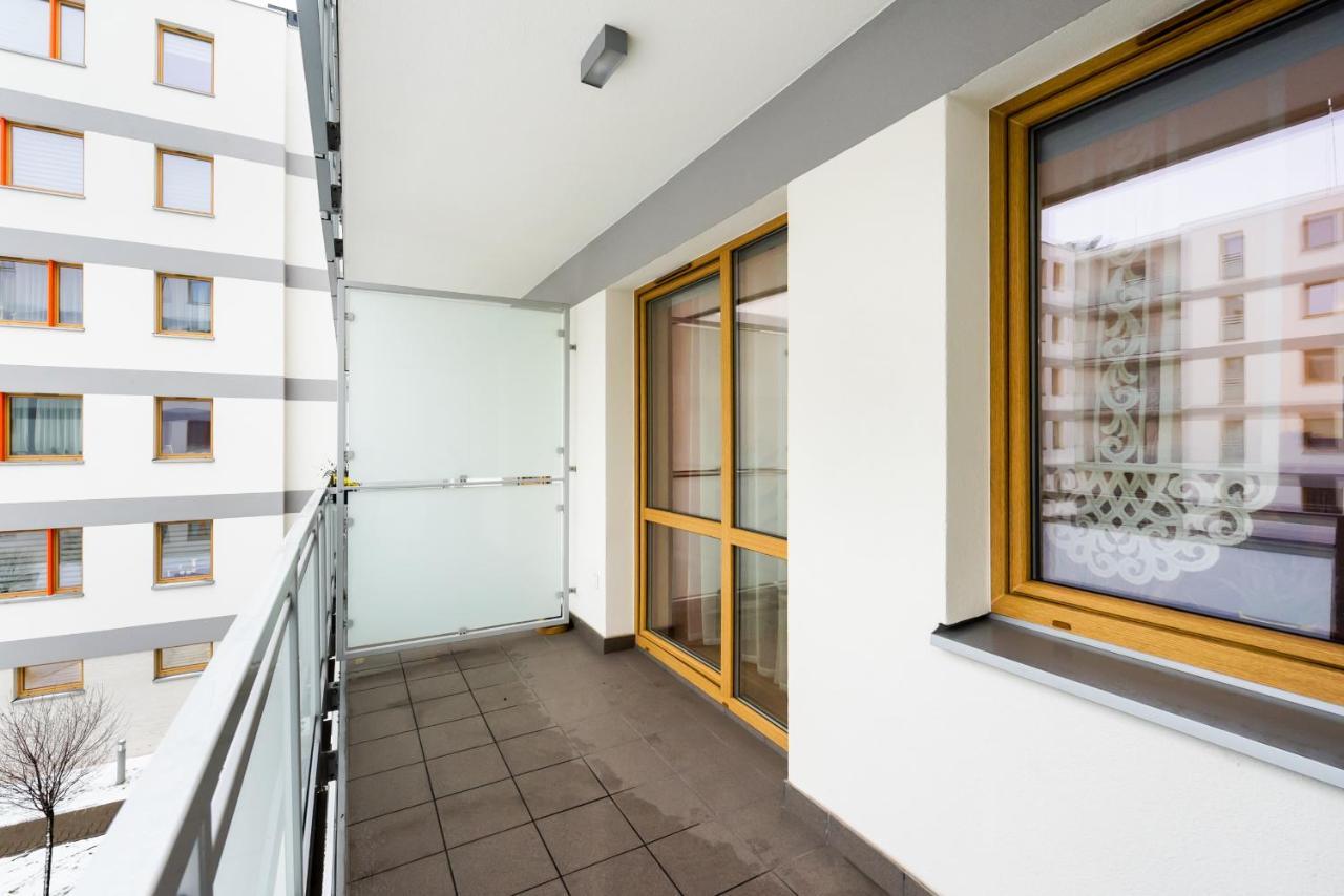 ורשה Metro Bemowo Colourful Apartment מראה חיצוני תמונה