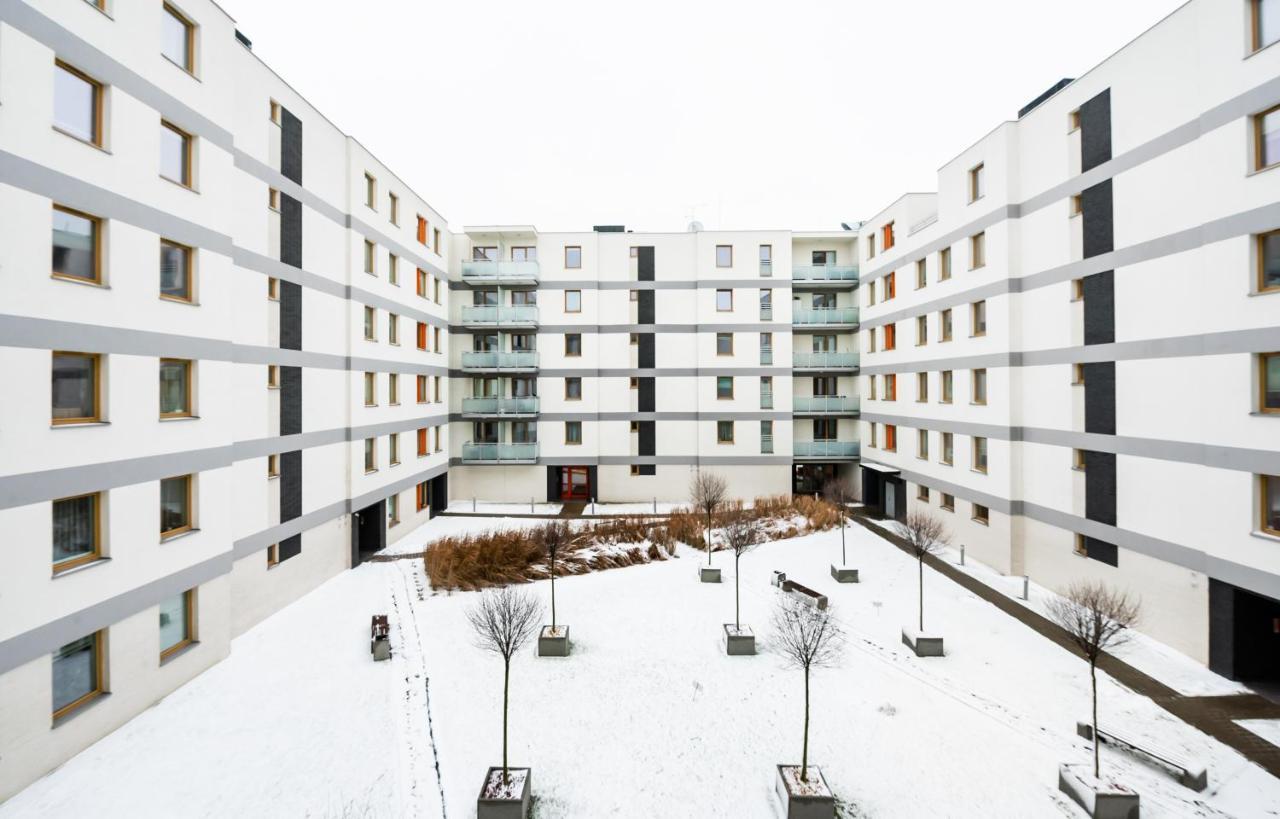 ורשה Metro Bemowo Colourful Apartment מראה חיצוני תמונה