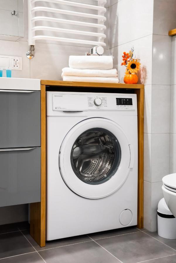 ורשה Metro Bemowo Colourful Apartment מראה חיצוני תמונה