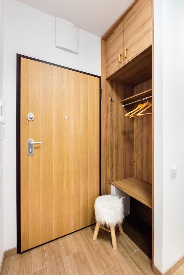 ורשה Metro Bemowo Colourful Apartment מראה חיצוני תמונה